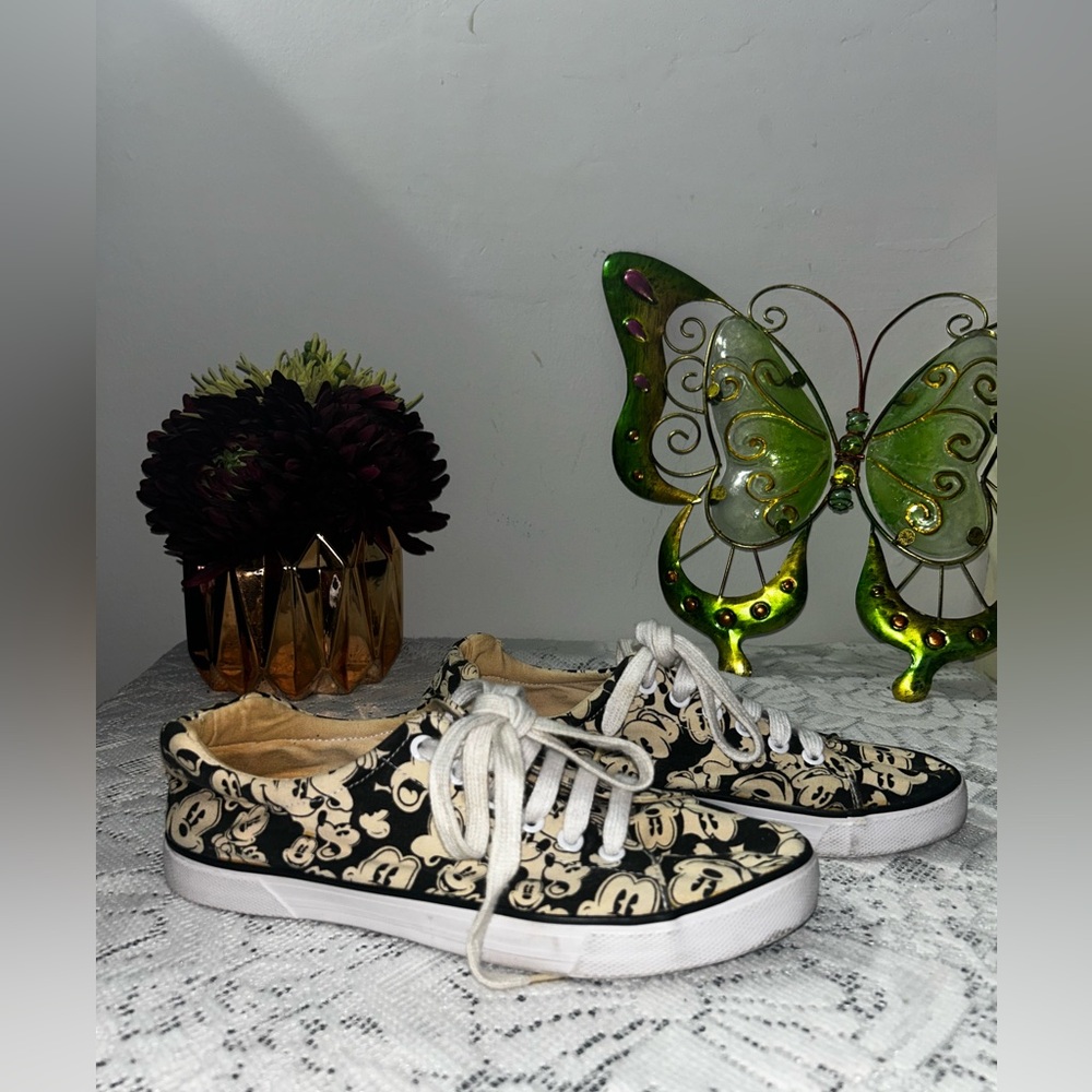 Disney Mickey Mouse Tennis Shoes